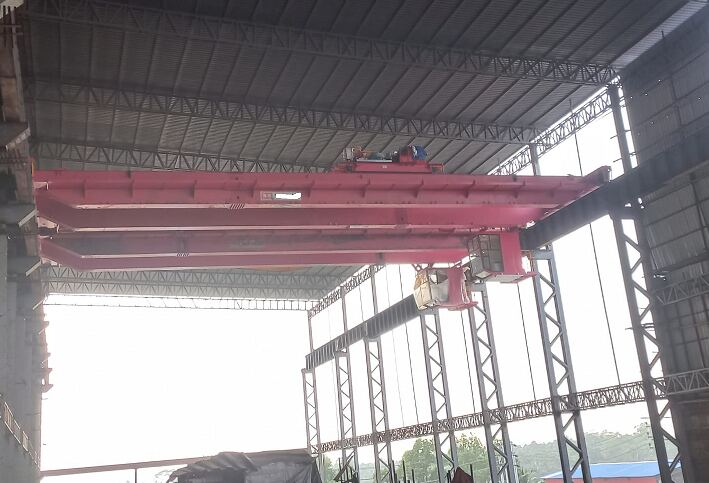 Double girder EOT crane in a mill bay